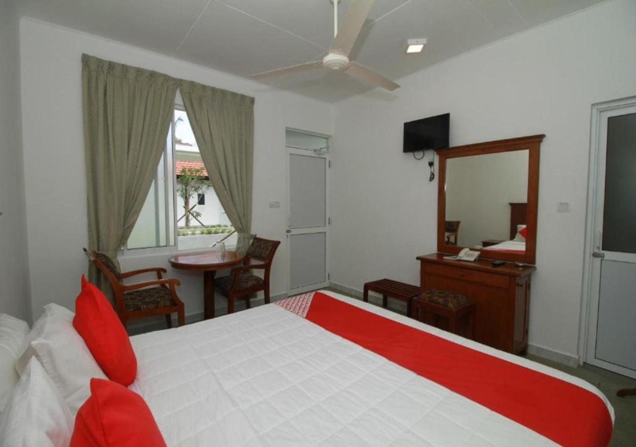 Garden Beach Hotel Kalutara Exterior foto